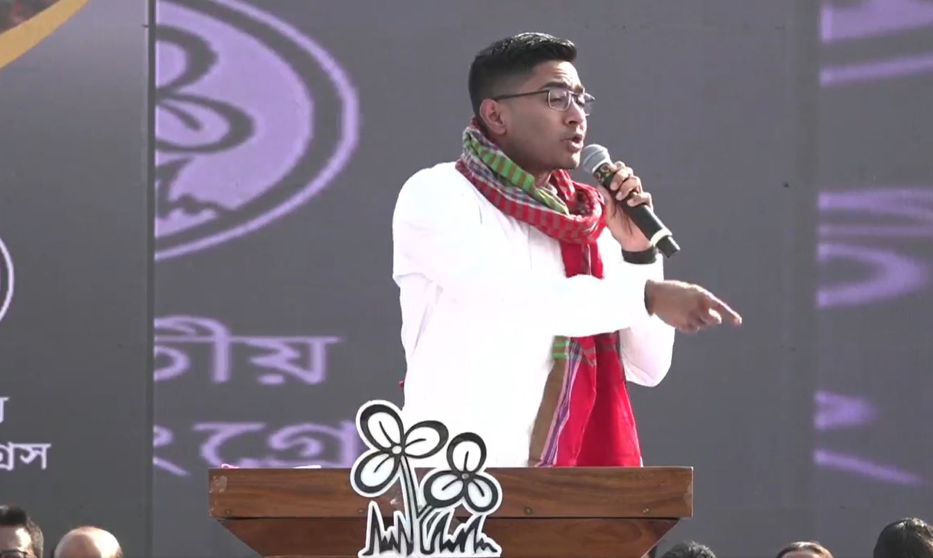‘হয় নিঃশর্ত নাগরিকত্ব, নয় গদি ছাড়ো’, মতুয়াগড় তাহেরপুরে BJP-কে তোপ অভিষেকের